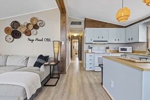 Interior - Mins to Beach, Hot Tub, Dog Friendly, Outdoor Projector, BBQ Grill (Nags Head)