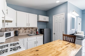 Premium Apartment, Multiple Beds, Patio, Ocean View | Pillowtop beds, free WiFi, bed sheets - Boardwalk Sand & Surf Inn Oceanfront (Seaside Heights)