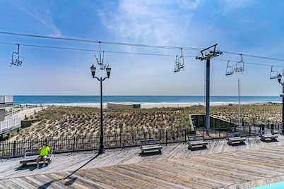 Boardwalk Sand & Surf Inn Oceanfront