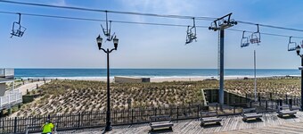 Boardwalk Sand & Surf Inn Oceanfront