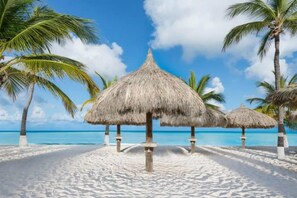 Beach - Bon Bini Getaway #2 close to Eagle Beach, spacious studio (Oranjestad)