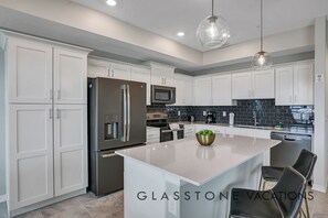 Fridge, microwave, oven, stovetop - 2BD/2BA condo close to Disney at Storey Lake #96 (Kissimmee)