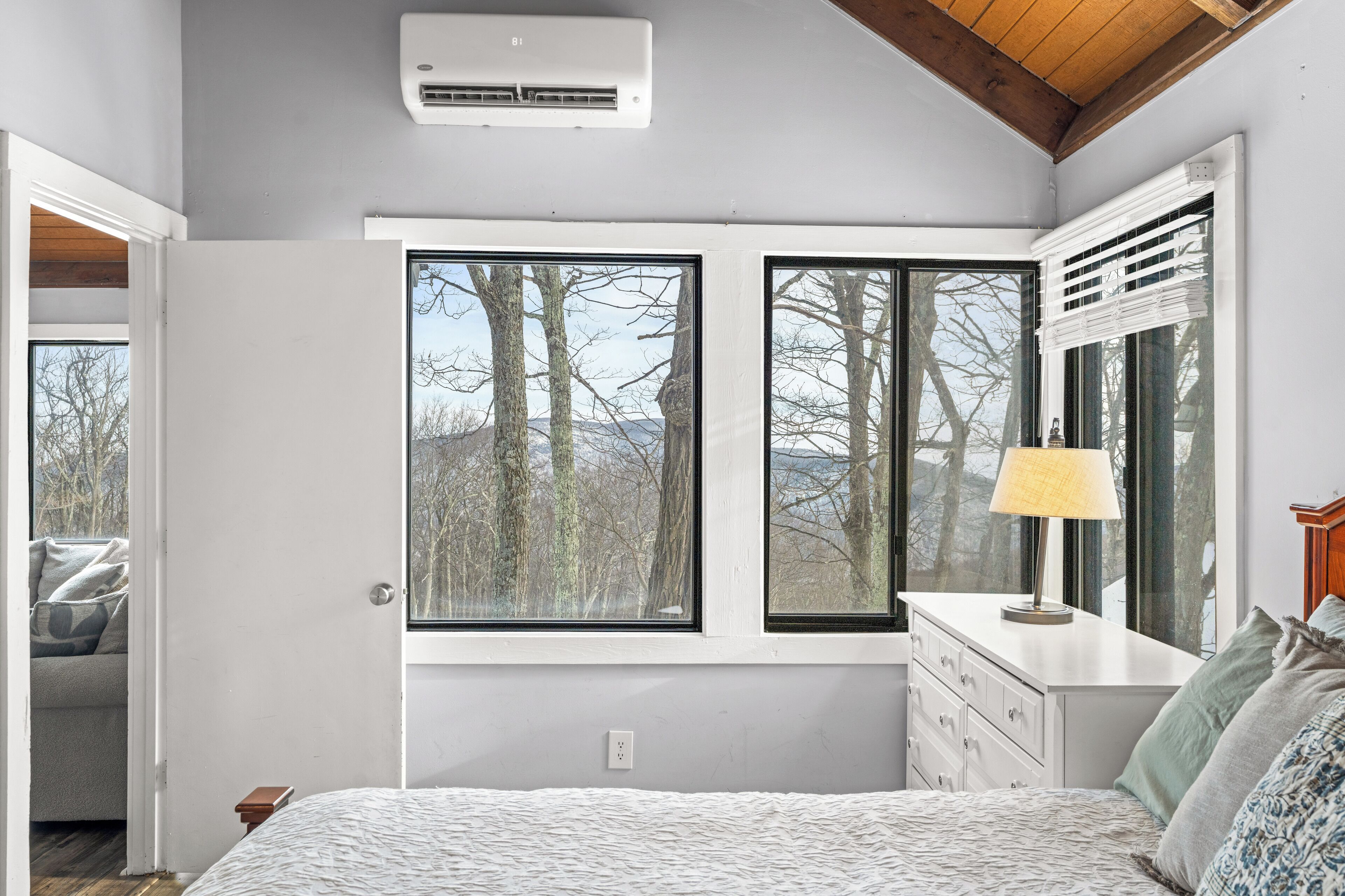 3 quartos, berço de viagem, Wi-Fi, roupa de cama