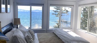 Lake front chalet-incredible view, sleeps 12!