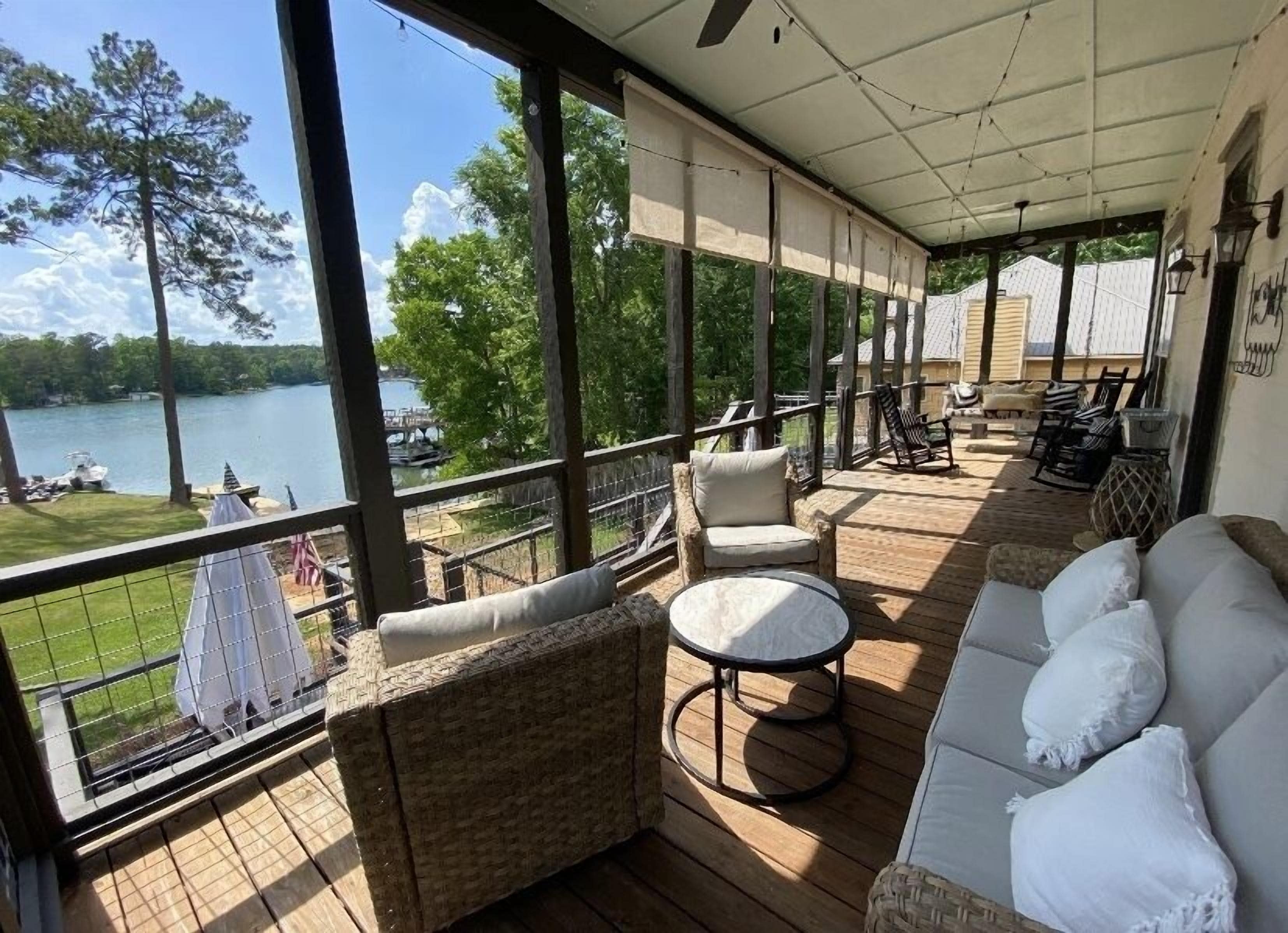 Great for large groups. 2 Masters suites, Spacious and Relaxing