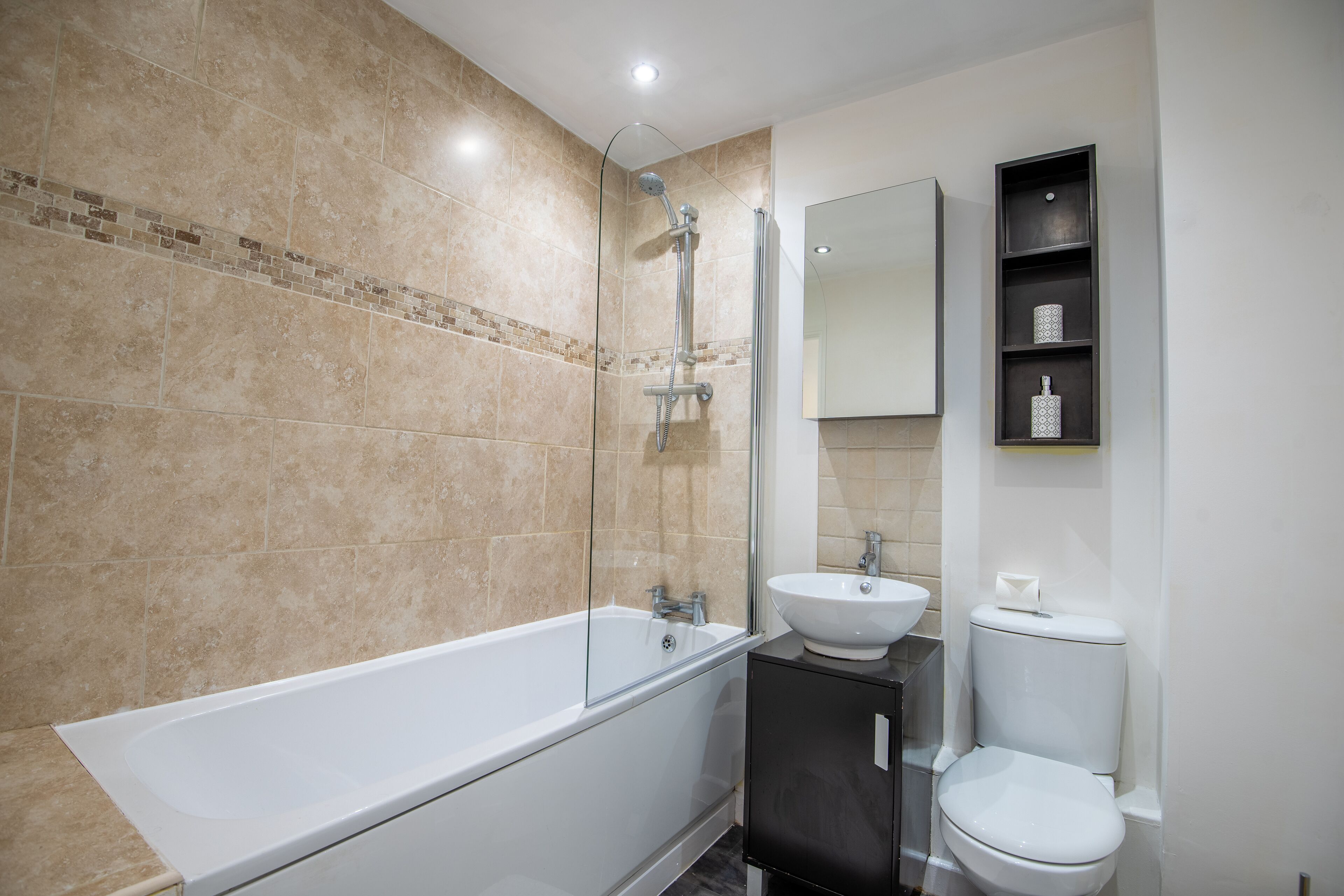 อพาร์ทเมนท์, ห้องน้ำส่วนตัว (No.10) | ห้องน้ำ