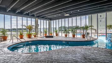 Piscina coberta i piscina climatitzada