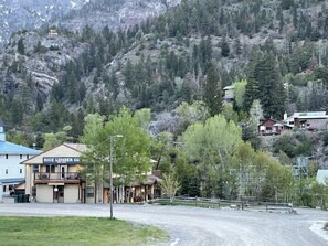 Exterior - Best Mtn Amphitheater&fireworks views from PRIVATE DECK-1200MGPS-River-BBQ yes!! (Ouray)