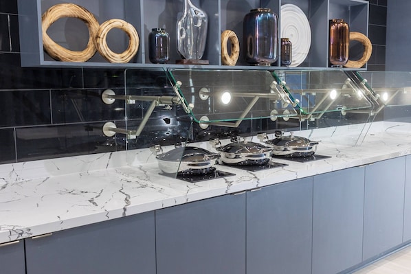 Tägliches inbegriffenes Frühstück zum Mitnehmen