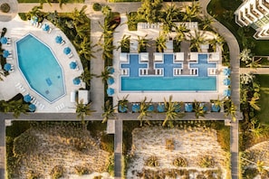 2 outdoor pools