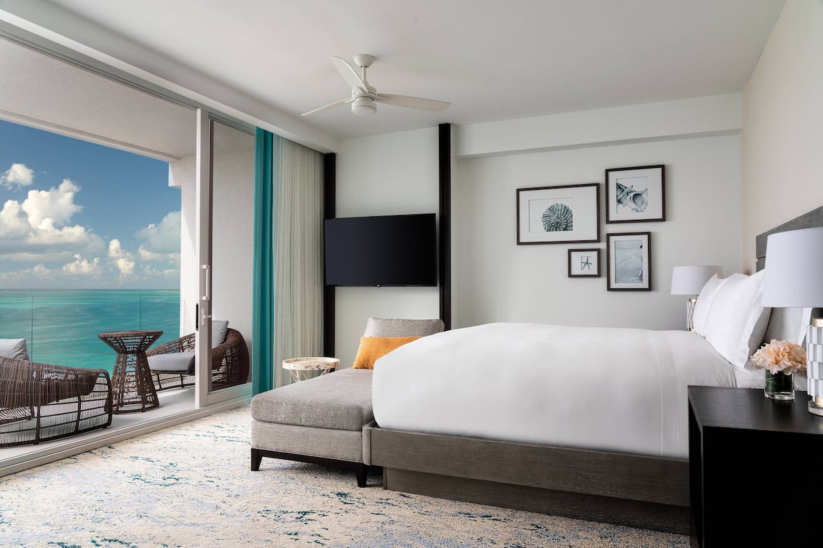 In-room safe, desk, free WiFi, bed sheets