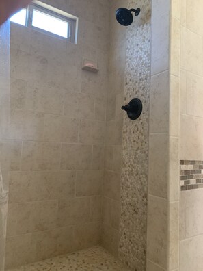 Bathroom - Cozy cabin (Frazier Park)