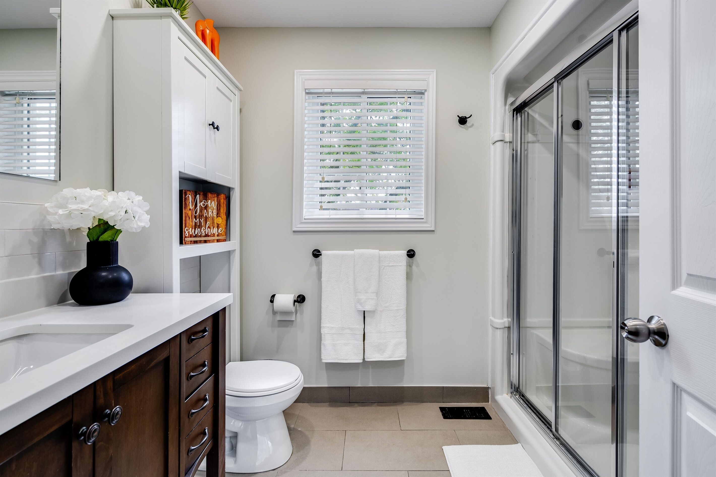 Dusche, Haartrockner, Handtücher