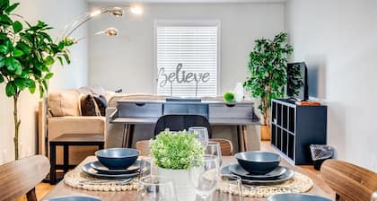 Affordable 2BR Apt | Sleeps 6 | Fast WiFi + Parking