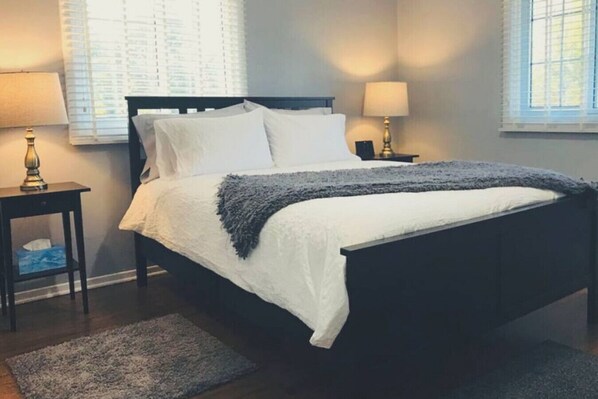 2 bedrooms, desk, iron/ironing board, WiFi