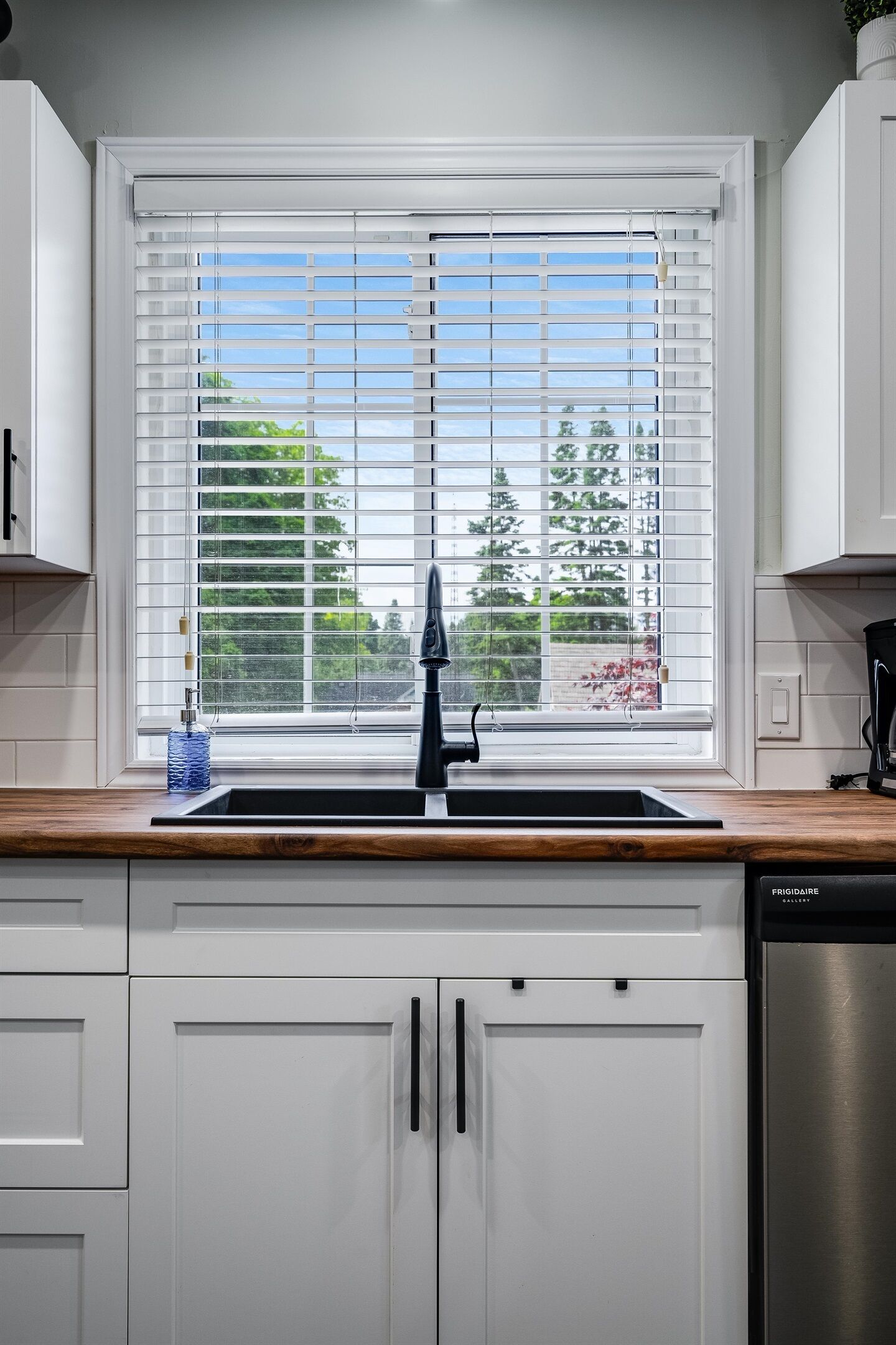 Frigorífic, microones, forn i placa de cuina 