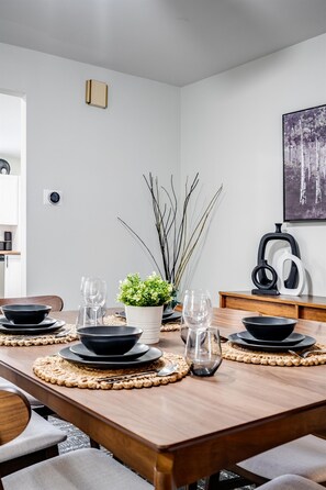 Dining - A CoZy PlAcE ToO! A Place for Everyone (Leamington)