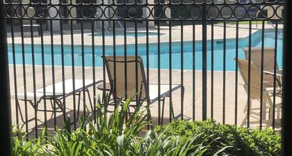 Luxury and Comfort! Close to Everything! Fresno/Clovis/Yosemite/Savemart Center