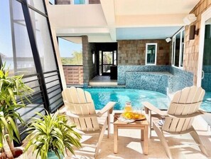 Lämmitetty uima-allas