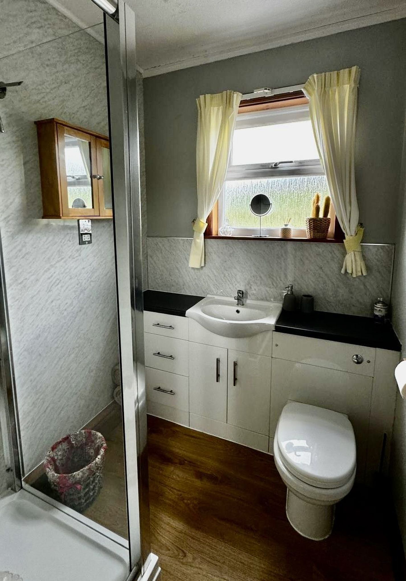 Shower, towels