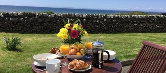 Airyolland -  a cottage that sleeps 6 guests  in 3 bedrooms