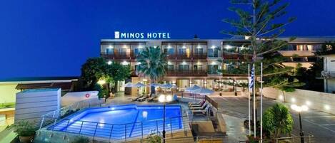 Piscine couverte, piscine extérieure