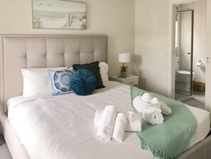 基本公寓, 4 間臥室 | 4 間臥室、獨特裝潢、布置獨特、書桌