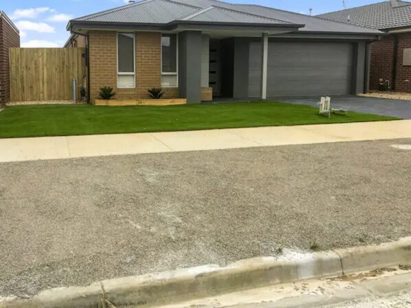 Front of property - New Torquay Beaches Deakin Uni Hospitals (Armstrong Creek)
