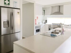 基本公寓, 4 間臥室 | 私人廚房 | 電冰箱、微波爐、烤箱、爐台