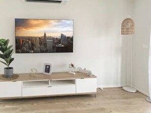 基本公寓, 4 間臥室 | 起居區 | 平面電視、Netflix、 DVD 播放機、串流服務