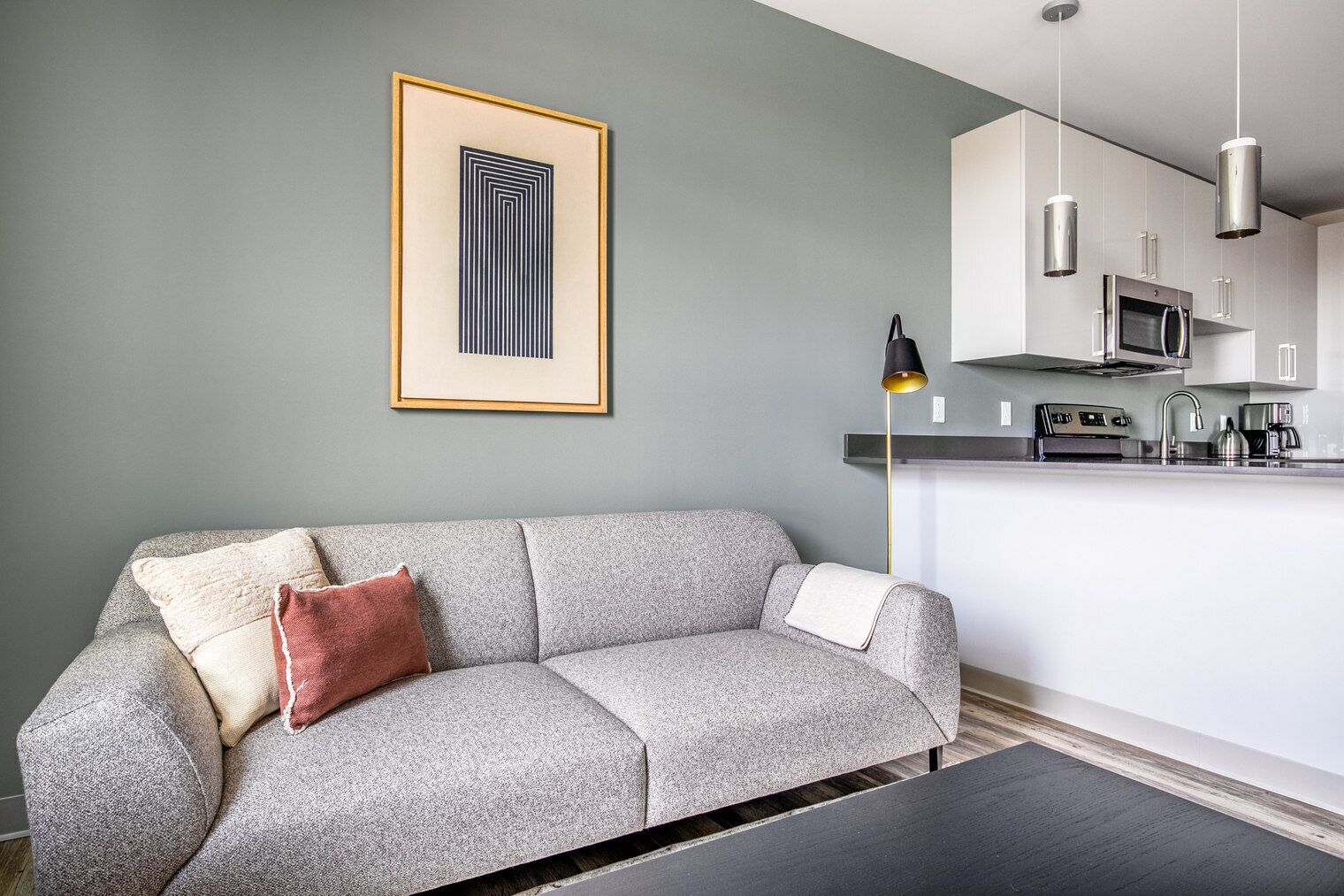 Sleek Brighton 1BR w/ W/D, Pool, near T & Restaurants, by Blueground
