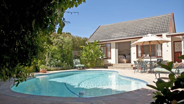 Outdoor pool - Open Plan Leading Onto Pool (Cape Town)