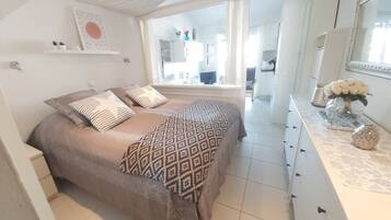 Condo, 2 Bedrooms, Accessible, Smoking | 1 bedroom, bed sheets