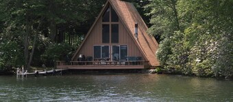 Cabin Deck House - Formidable Cabin in Laurel Island