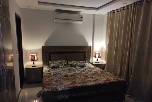 "room in Apartment - Diamount 1 Bedroom Full Furnished Apartment"
