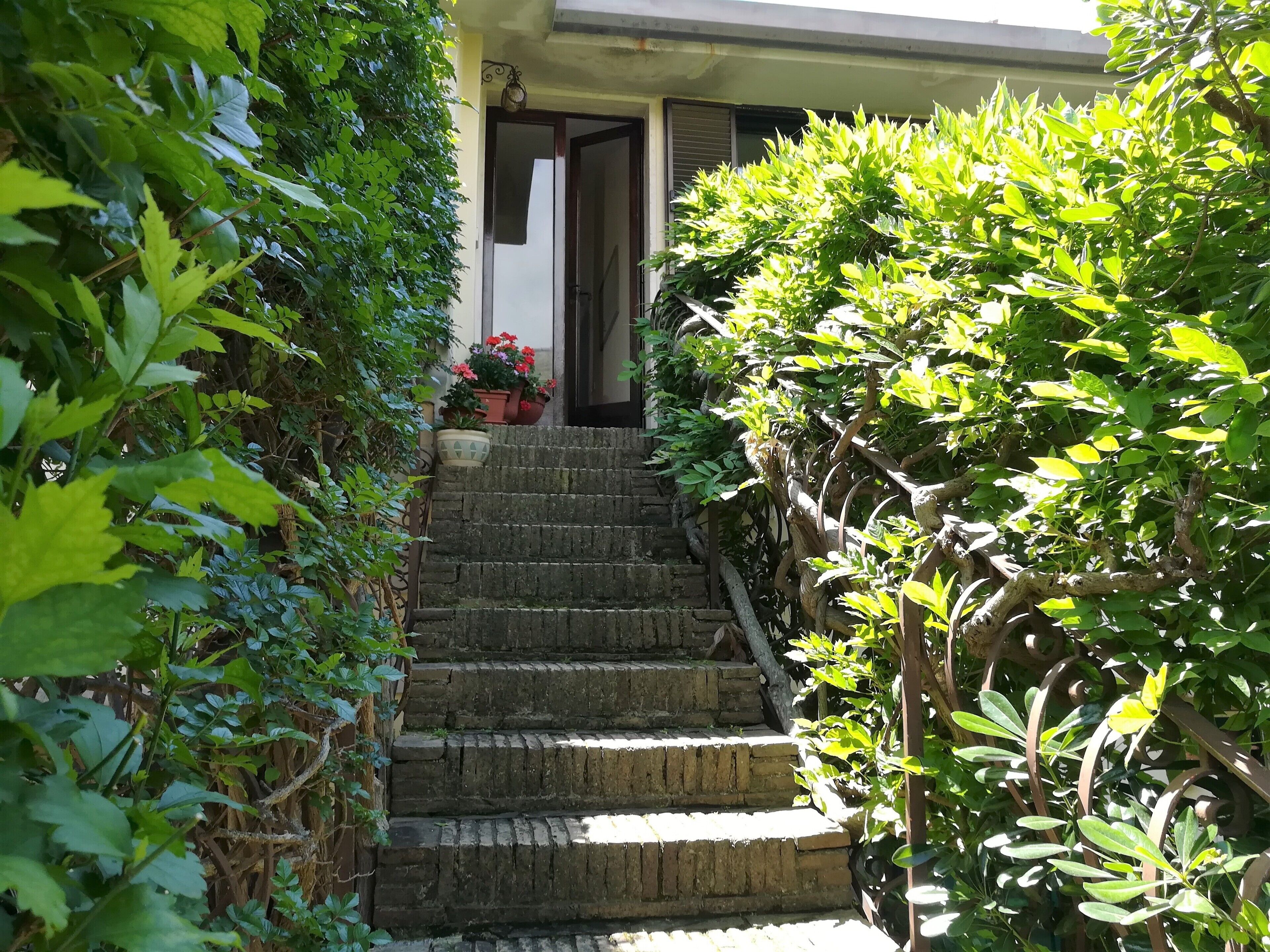 Huis, 2 slaapkamers, terras, uitzicht op de stad | Ingang accommodatie