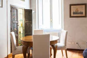 Dining - Luxury Trevi Apartment (Rome)