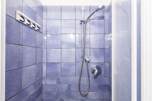 Apartment, 3 Bedrooms, Balcony, City View | Bathroom | Shampoo - Luxury Trevi Apartment (Rome)
