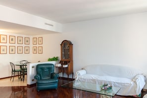 Apartment, 2 Schlafzimmer, Stadtblick | Innenbereich