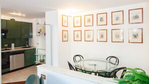 Apartment, 2 Bedrooms, City View | Dining - Beautiful Roman Apartment Next To Trevi Fountain (Rome)