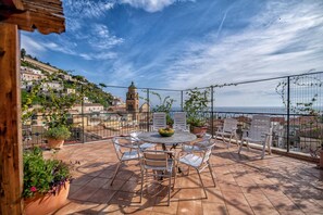 Apartment, 3 Schlafzimmer, Balkon | Unterkunftsgelände
