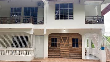 Apartemen, 1 kamar tidur, balkon | Pintu masuk properti