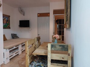 Apartment, 2 Bedrooms, Smoking, Balcony | Dining