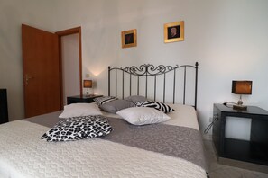 House, 2 Bedrooms, Patio, Garden View
