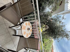 Zimmer, 1 Schlafzimmer, Raucher, Balkon | Unterkunftsgelände