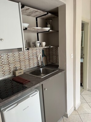 Habitación, 1 habitación, fumadores, balcón | Cocina privada