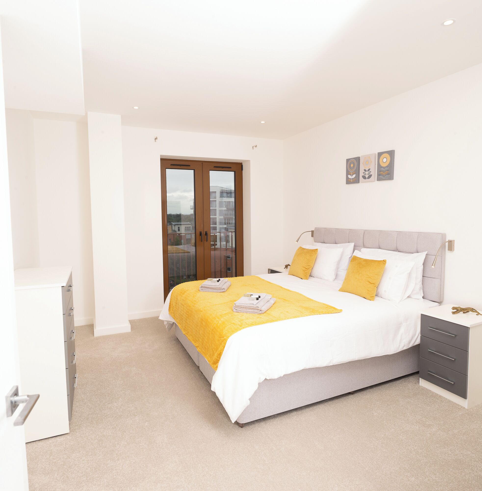 Apartment, 1 Bedroom, Accessible, Balcony | 2 bedrooms, bed sheets