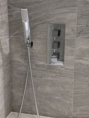 Bathroom - Alexandra Palace Luxury Serviced Apartments In St Albans (St Albans)