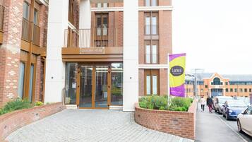 Apartment, 1 Bedroom, Accessible, Balcony | Property entrance