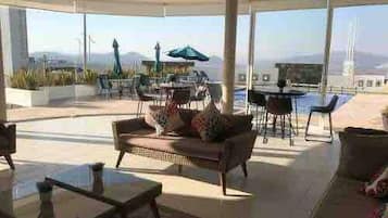 House, 3 Bedrooms, Patio, Garden View | Interior